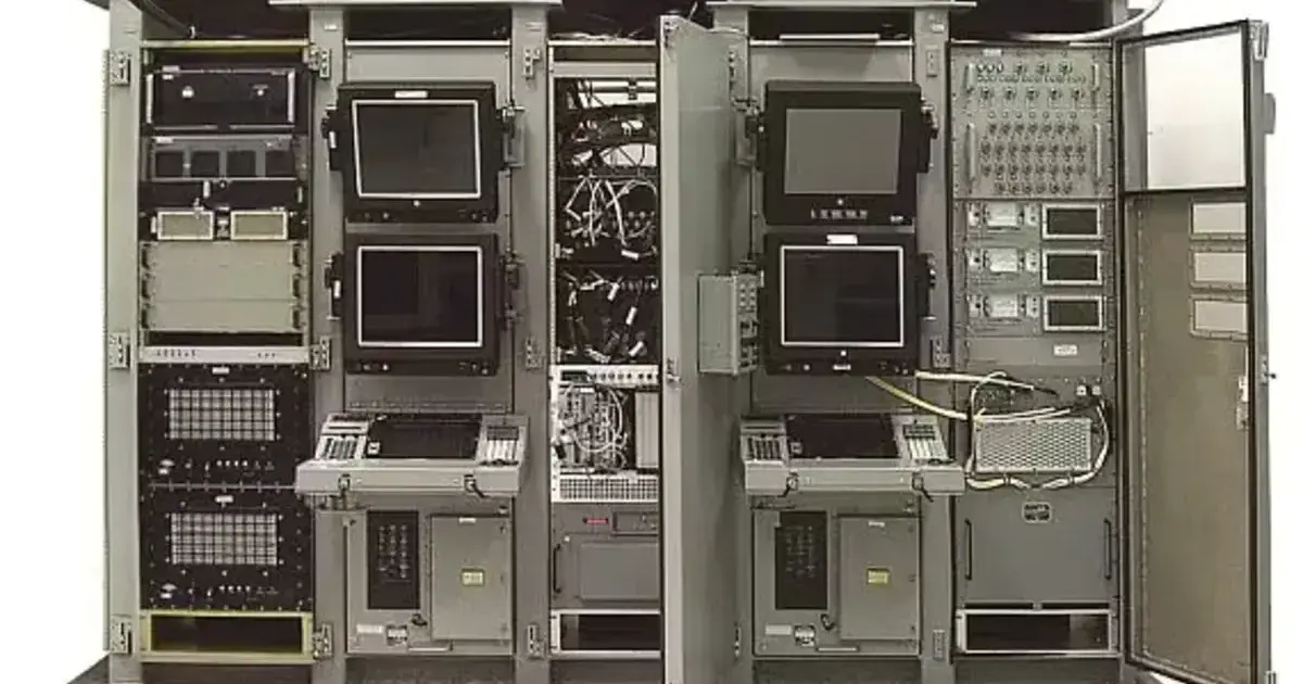 ¡Implacable! El Cazador Nuclear Submarino apunta a Venezuela 4 U.S. Navy AN/BLQ-10 electronic warfare